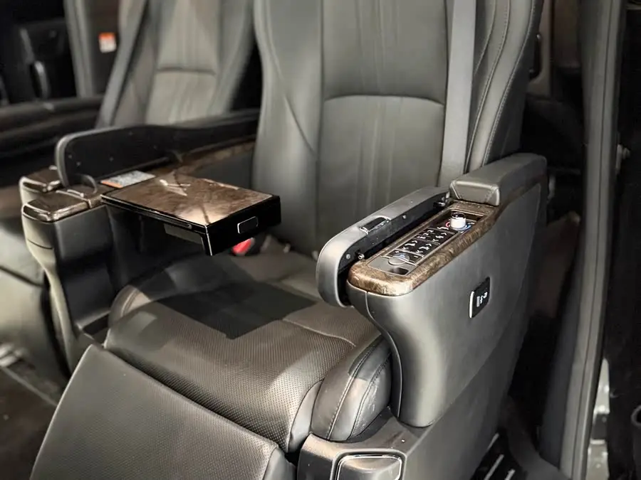 ألْفارد 2021 طراز المحرك المزدوج 2.5 لتر الإصدار المتميز