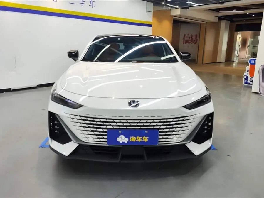 Changan UNI-V 2022 1.5T Premium