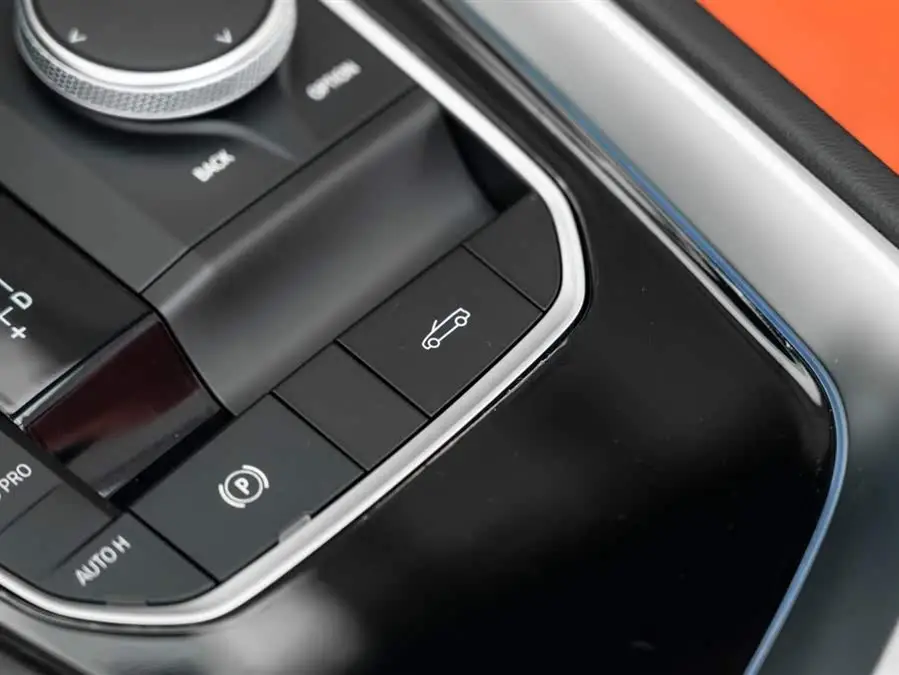 بي ام دبليو Z4 2022 sDrive 25i حزمة رياضية M