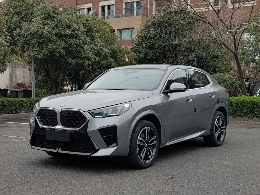 بي إم دبليو X2 (مستورد) 2024 sDrive25i حزمة رياضية M