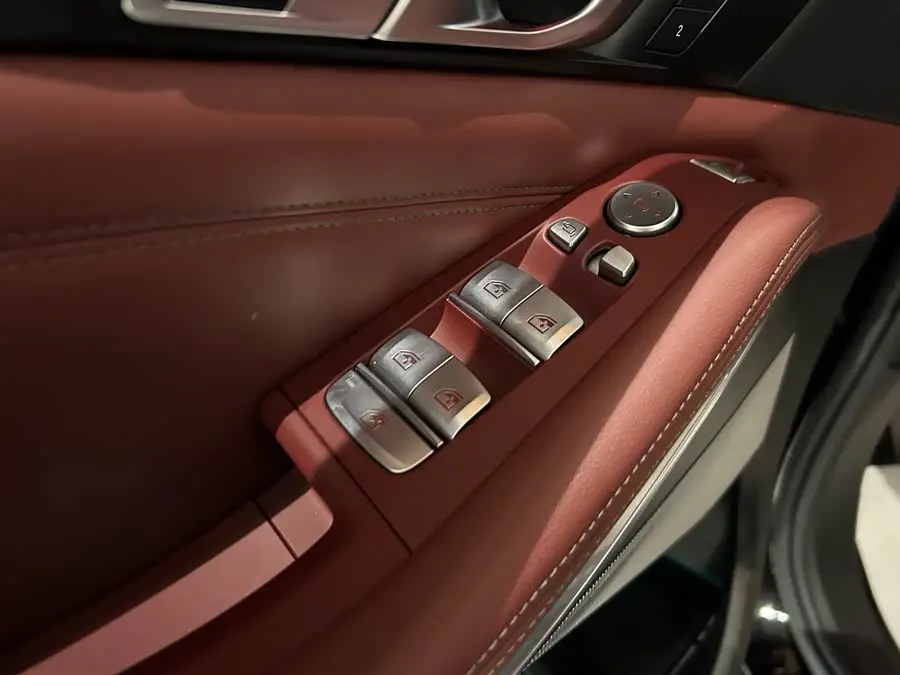 بي إم دبليو X5 2022 xDrive 30Li حزمة M الرياضية الفاخرة