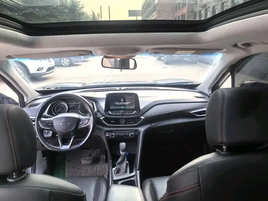 Wuling Hongguang Plus 2020 Light Hybrid 530T Automatic Enjoy Version (5+2 seats)