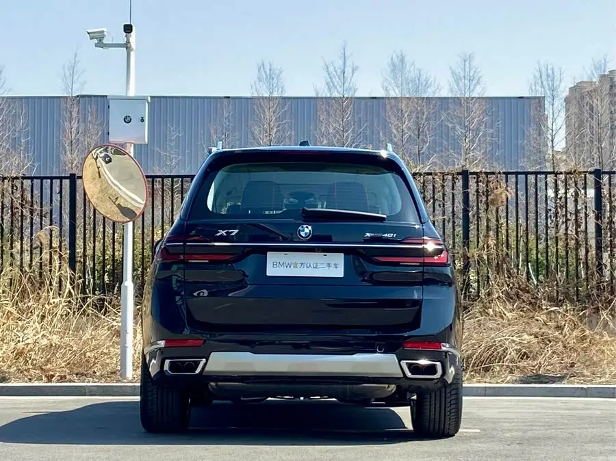 بي إم دبليو X7 2024 xDrive40i حزمة الرفاهية المتقدمة