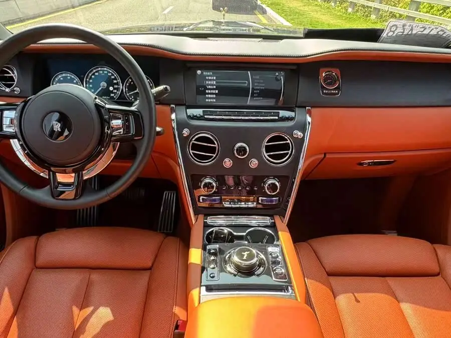 كولينان 2018 نسخة 5 مقاعد