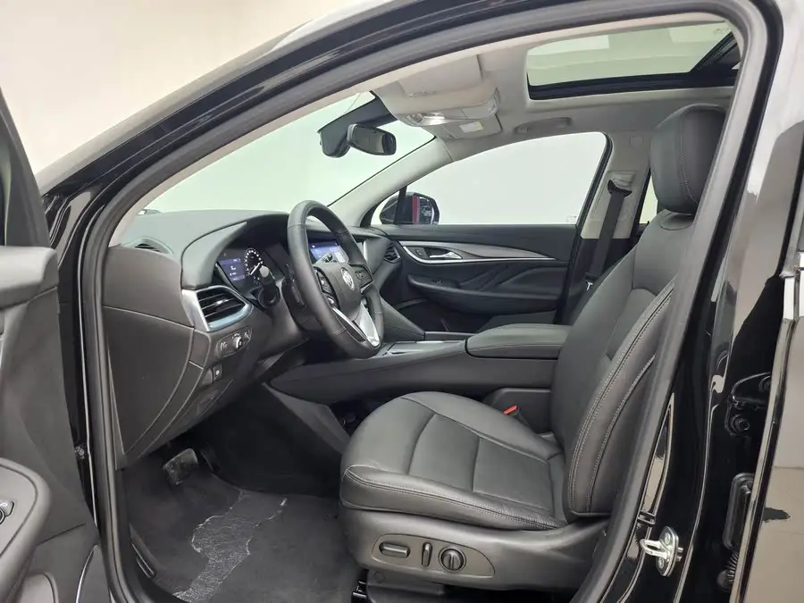 2022 إنفويجن 652T 2WD بريميوم 7 مقاعد