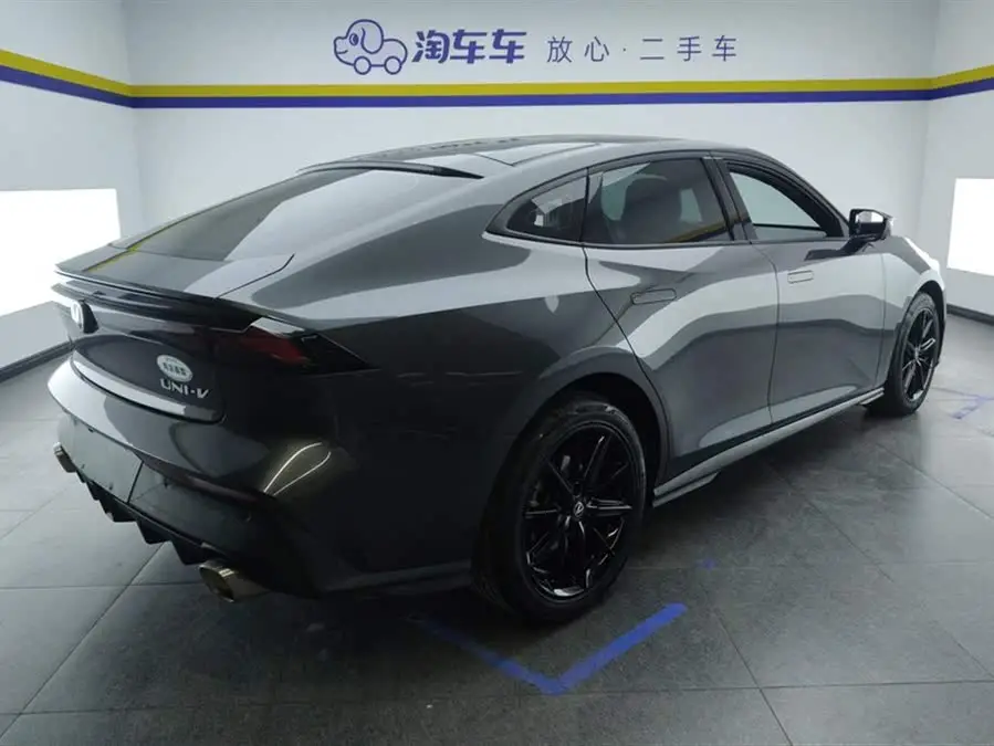 Changan UNI-V 2022 1.5T Premium