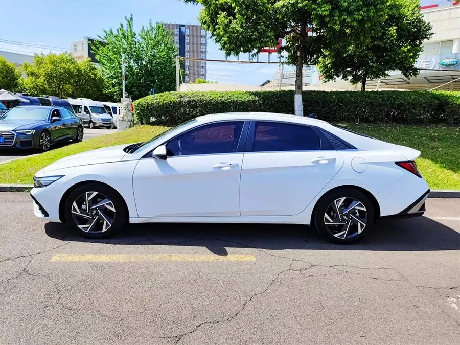 إيلانتر 2023 1.5 لتر CVT LUX النسخة الفاخرة