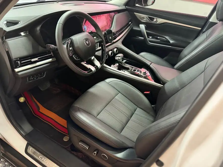 Changan CS95 2021 2.0T Two-Wheel Drive Luxury Version