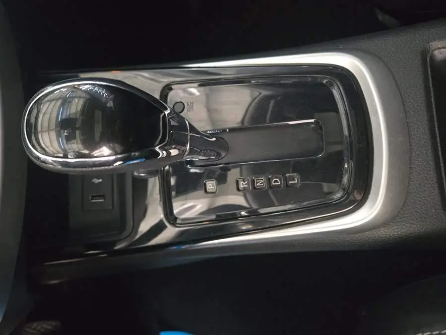 نيسان تييدا 2021 1.6 لتر CVT إصدار ذكي