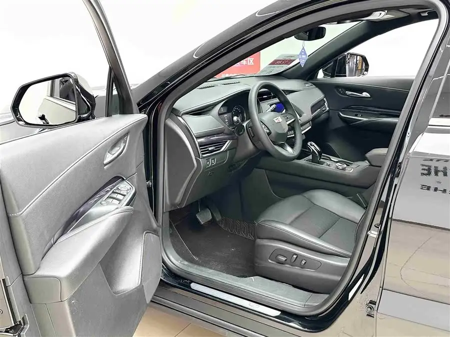 Cadillac XT4 2022 28T FWD Luxury