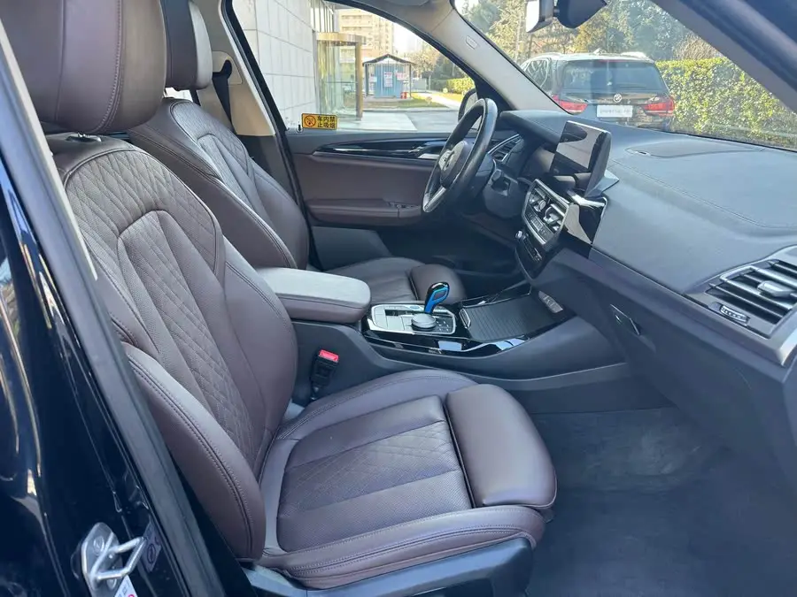 BMW iX3 2022 Facelift Leading Model