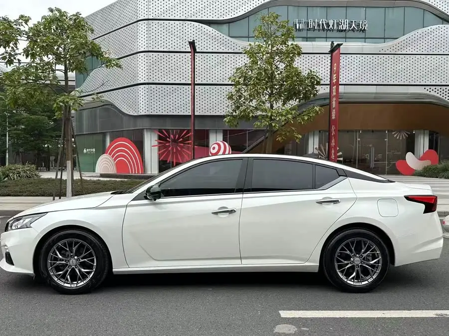 تينلاي 2021 2.0L XL إصدار الراحة