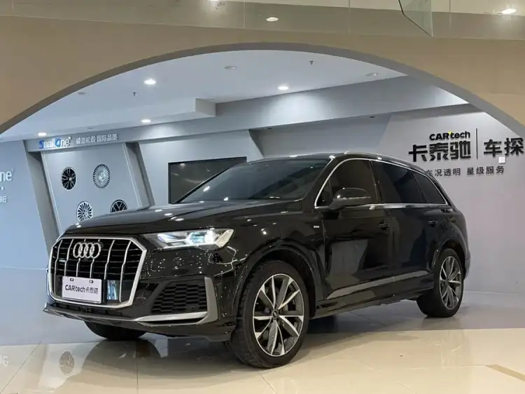 Audi Q7 2023 55 TFSI quattro S line Sport