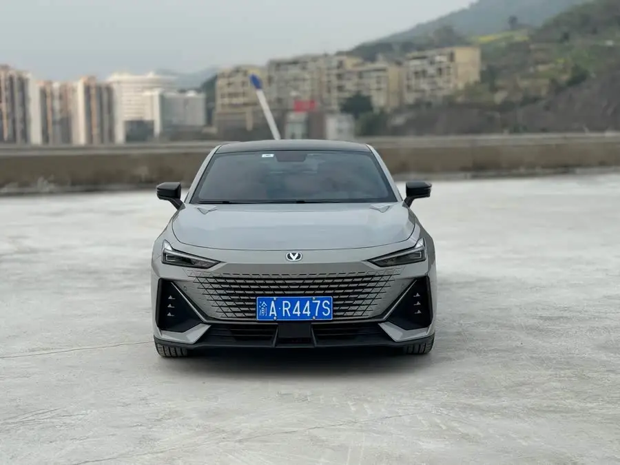 Changan UNI-V 2023 1.5T Premium