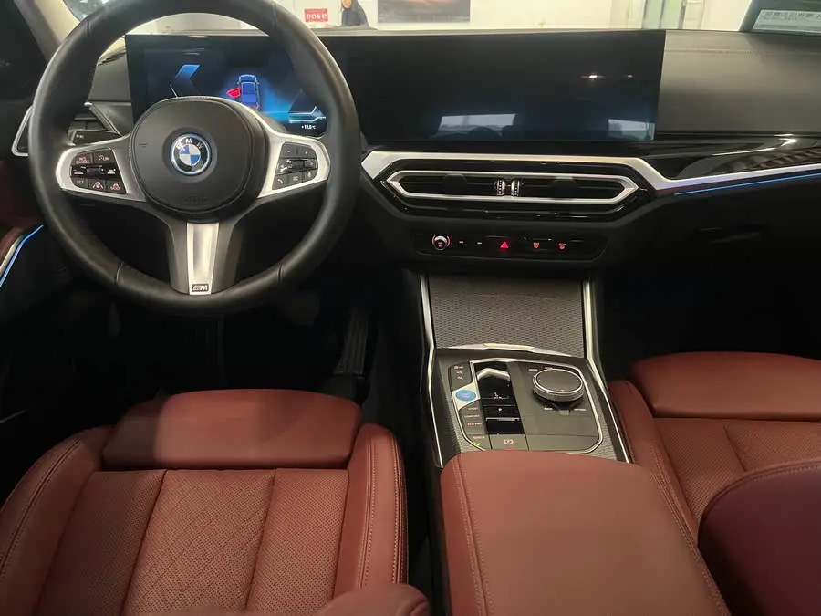 BMW i3 2023 eDrive 40 L Night Sport Package