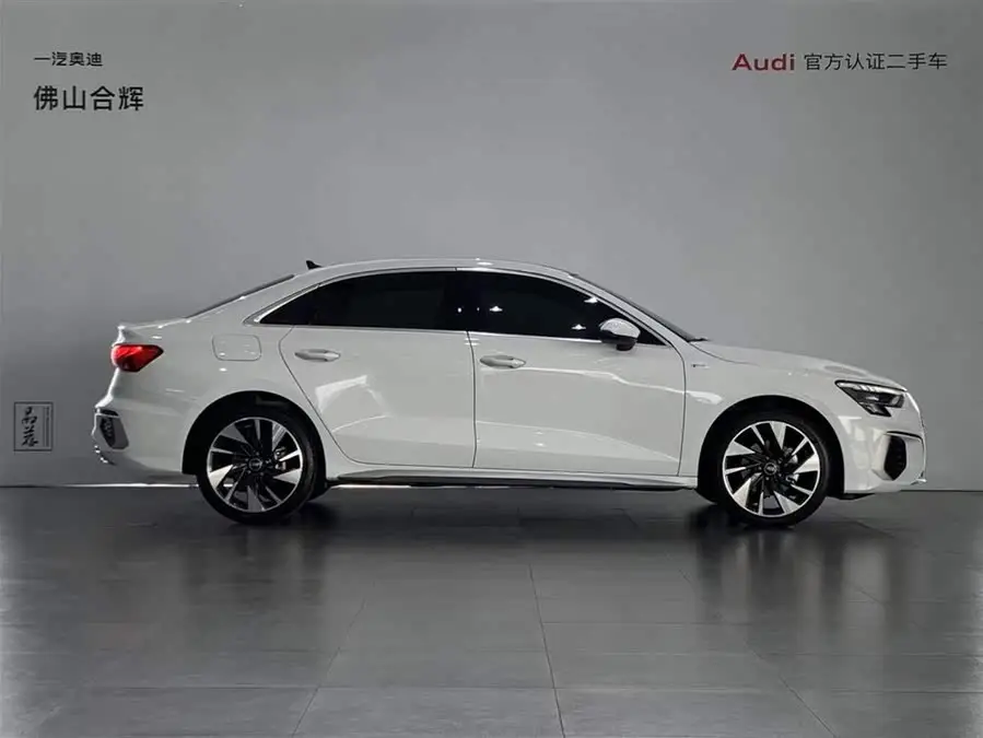 أودي A3 2023 A3L ليموزين 35 TFSI طراز رياضي أنيق