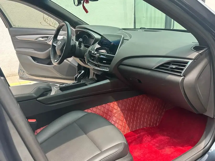 كاديلاك CT5 2021 طراز مُعدَّل 28T فاخرة