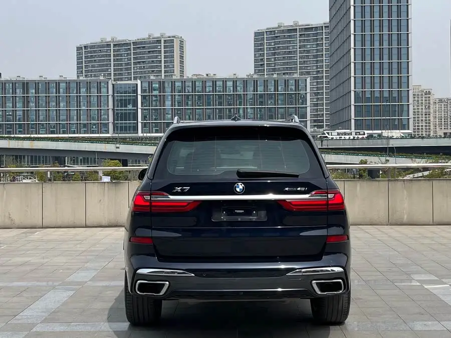 بي إم دبليو X7 2022 xDrive40i الفئة الفاخرة حزمة M الرياضية