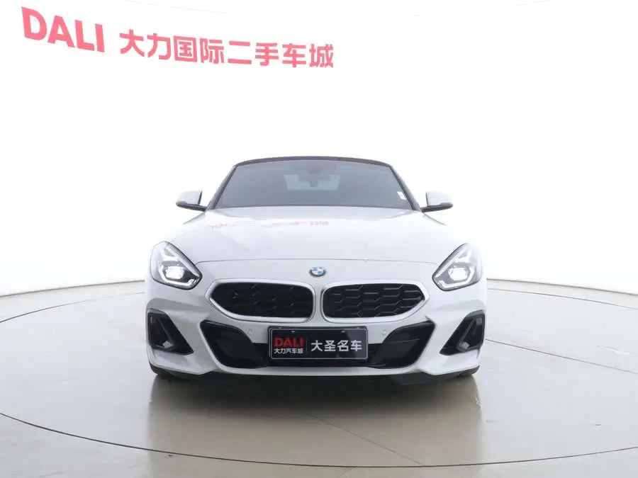 بي إم دبليو Z4 2023 sDrive 25i حزمة M الرياضية