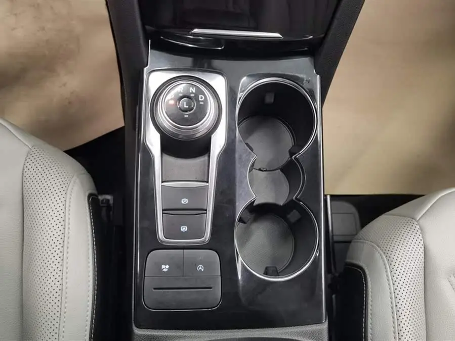 2020 فورد إيسكايب إيكوبوست 245 دفع رباعي بريميوم