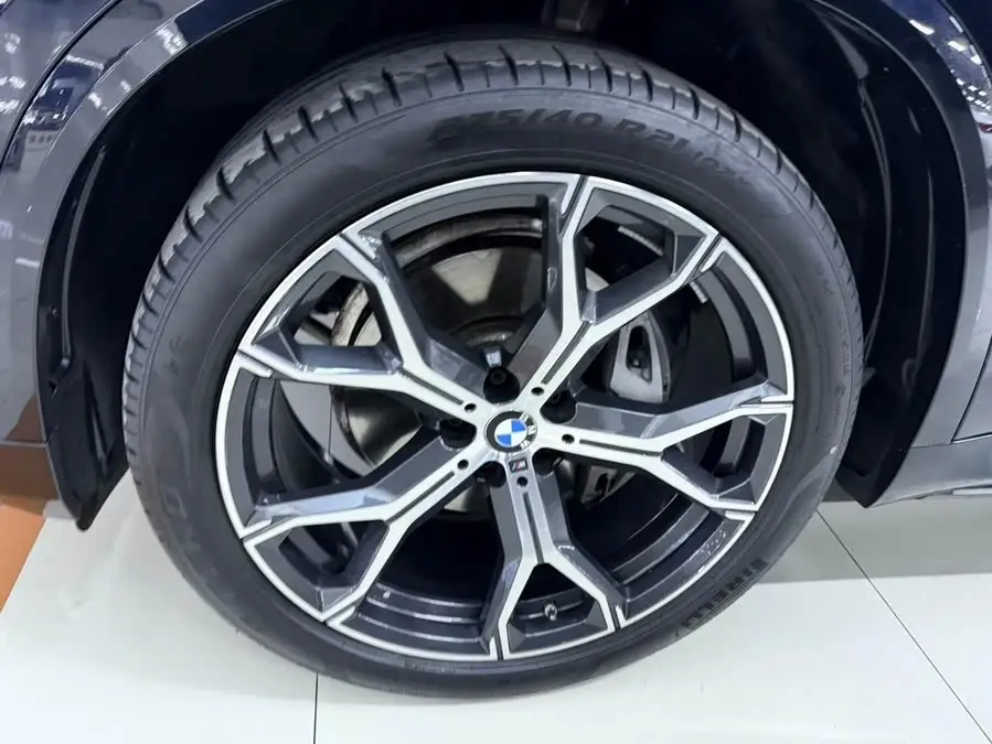 BMW X5 2022 xDrive 40Li M Sport Package