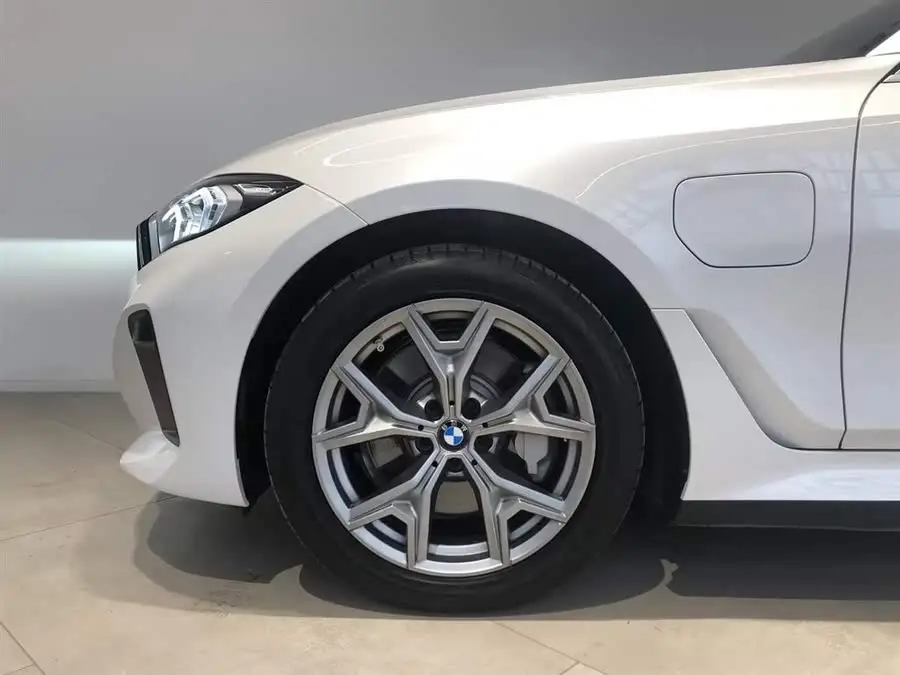 بي إم دبليو i3 2024 eDrive 35 L