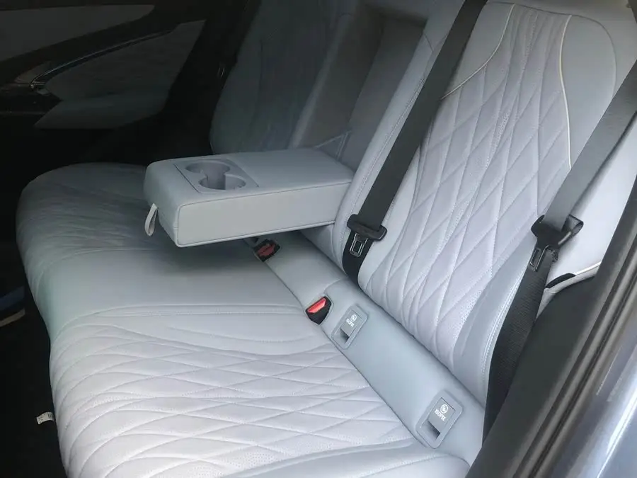 سيلاون 2023 نسخة البطل 700 كم نسخة الأداء