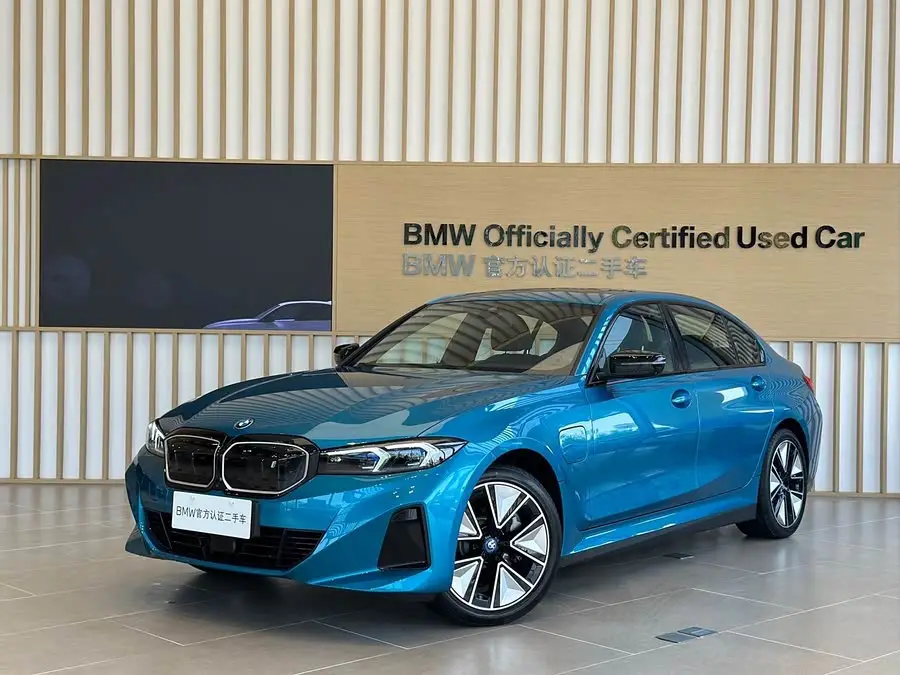 بي إم دبليو i3 2023 eDrive 40 L حزمة الرياضة الليلية