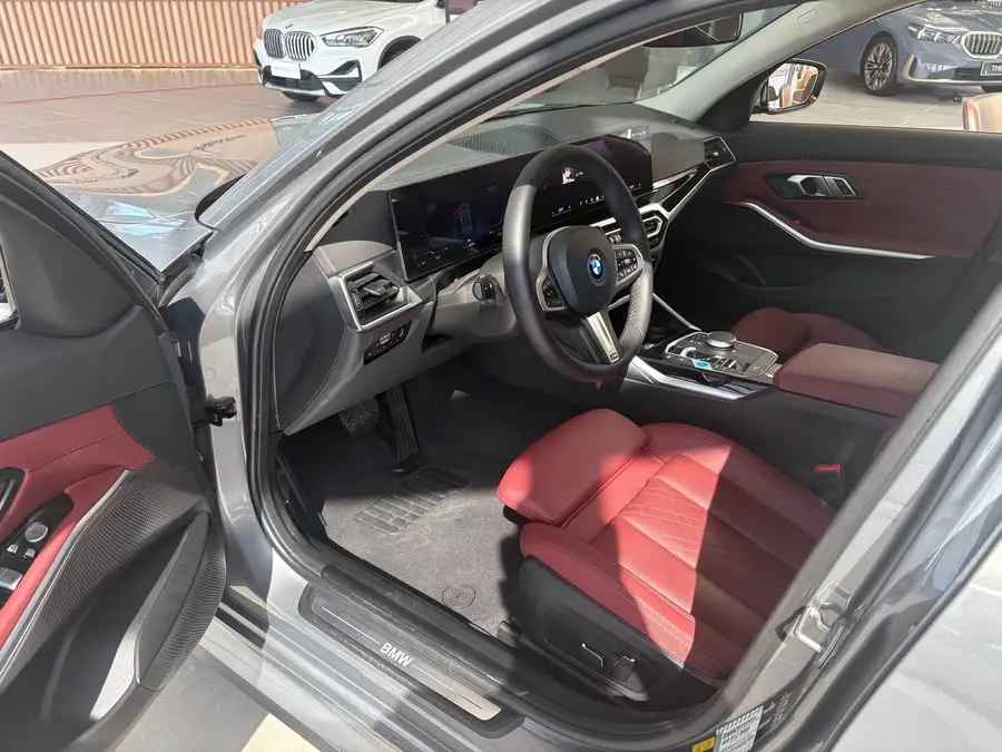 BMW i3 2024 eDrive 35 L