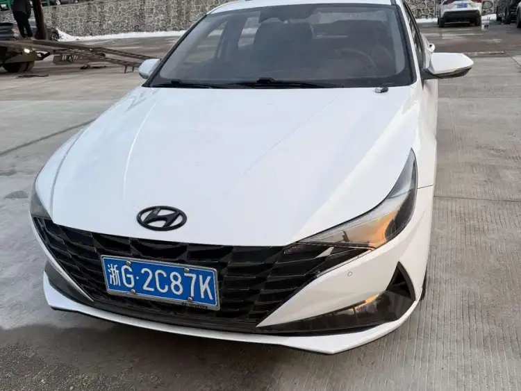 Elantra 2021 1.5L CVT LUX Premium Edition