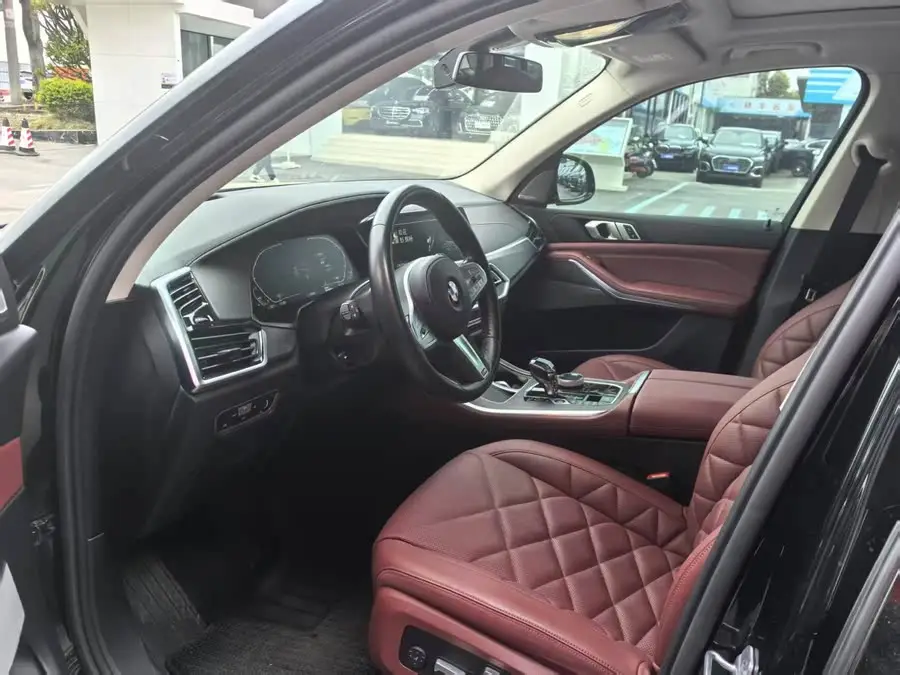 بي إم دبليو X5 2022 xDrive 30Li حزمة M الرياضية الفاخرة