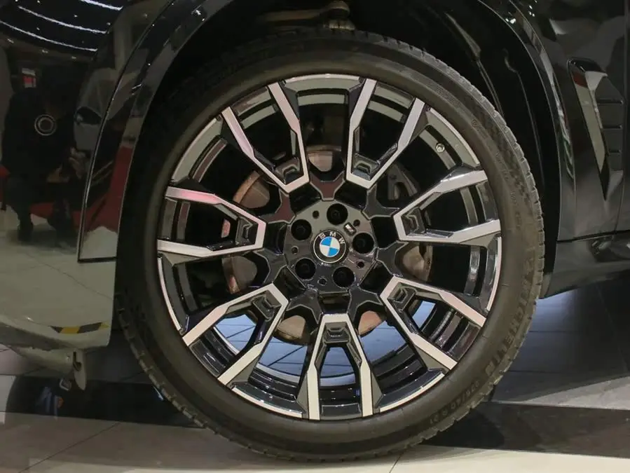 BMW X5 2023 xDrive 40Li M Sport Night Package