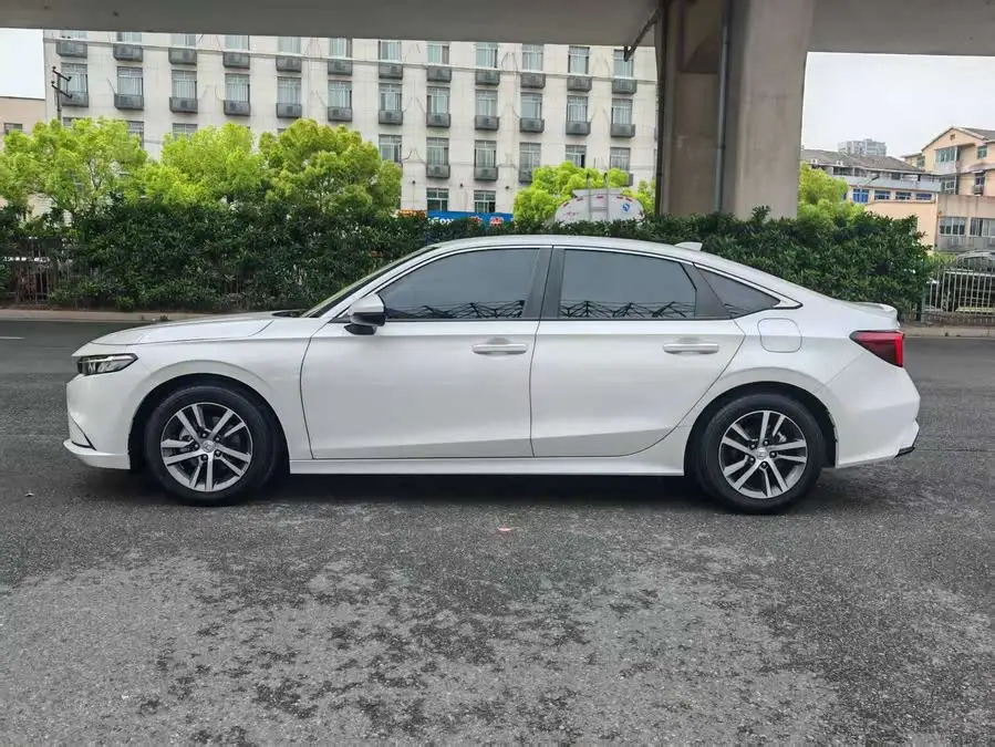 2023 Model 240TURBO CVT Leading Edition