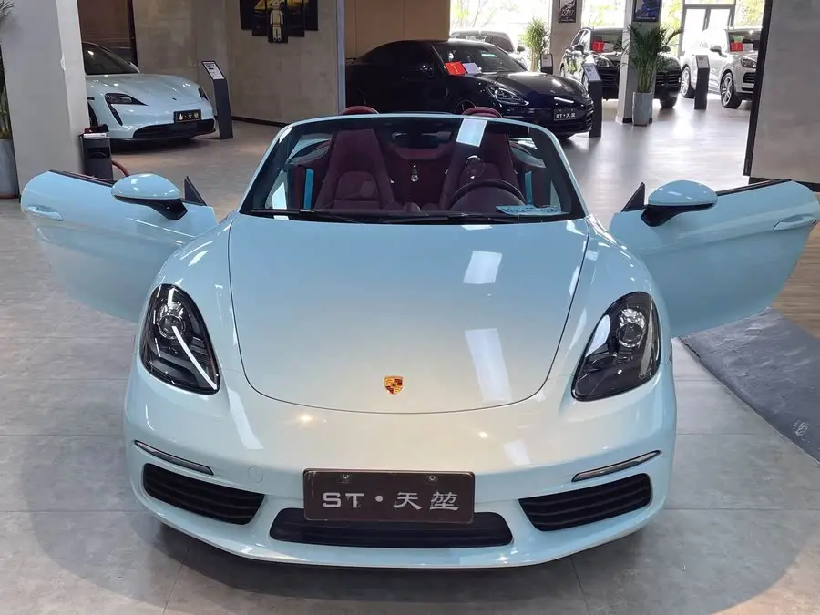 Porsche 718 2022 Model Boxster 2.0T