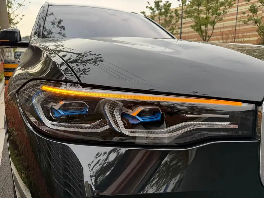 بي إم دبليو X7 2021 xDrive40i طقم M الرياضي الفاخر