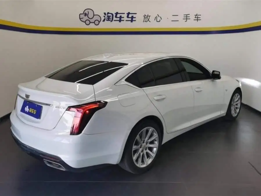 كاديلاك CT5 2021 28T الطراز الفني