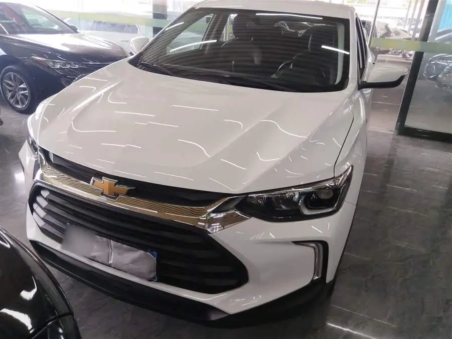 2021 شيفروليه تتبع 325T نسخة رياضية أوتوماتيكية الوطنية السادسة