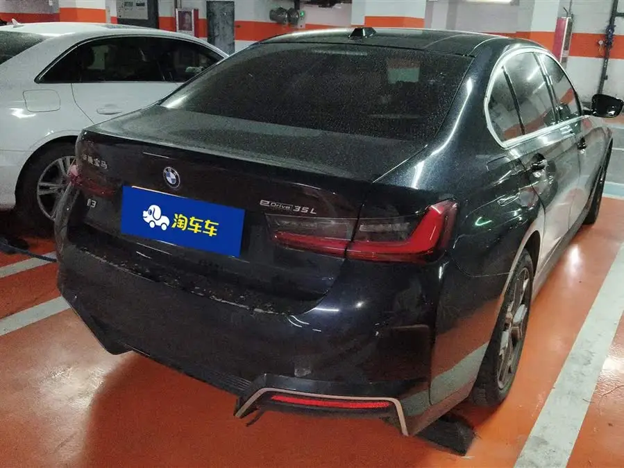 بي إم دبليو i3 2022 eDrive 35 L