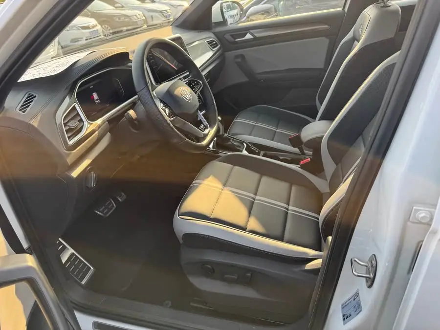 T-ROC 2023 نموذج 300TSI DSG دفع ثنائي إصدار تشوانغغوانغ