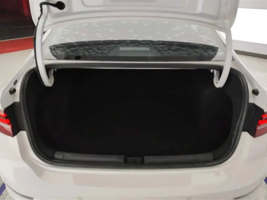 Lavida 2022 1.5L Automatic Comfort Version