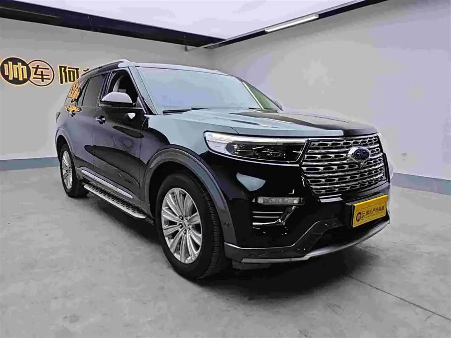 2020 إكسبلورر إيكو بوست 285 نسخة تيتانيوم رباعية الدفع 6 مقاعد