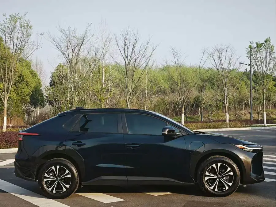 فاو تويوتا bZ4X 2022 نسخة PRO عالية الأداء ذات الدفع الرباعي