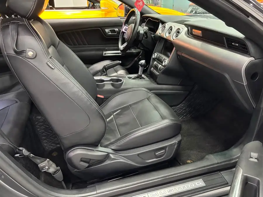 موستانغ 2021 2.3T إيكوبوست إصدار الظل الأسود الخاص