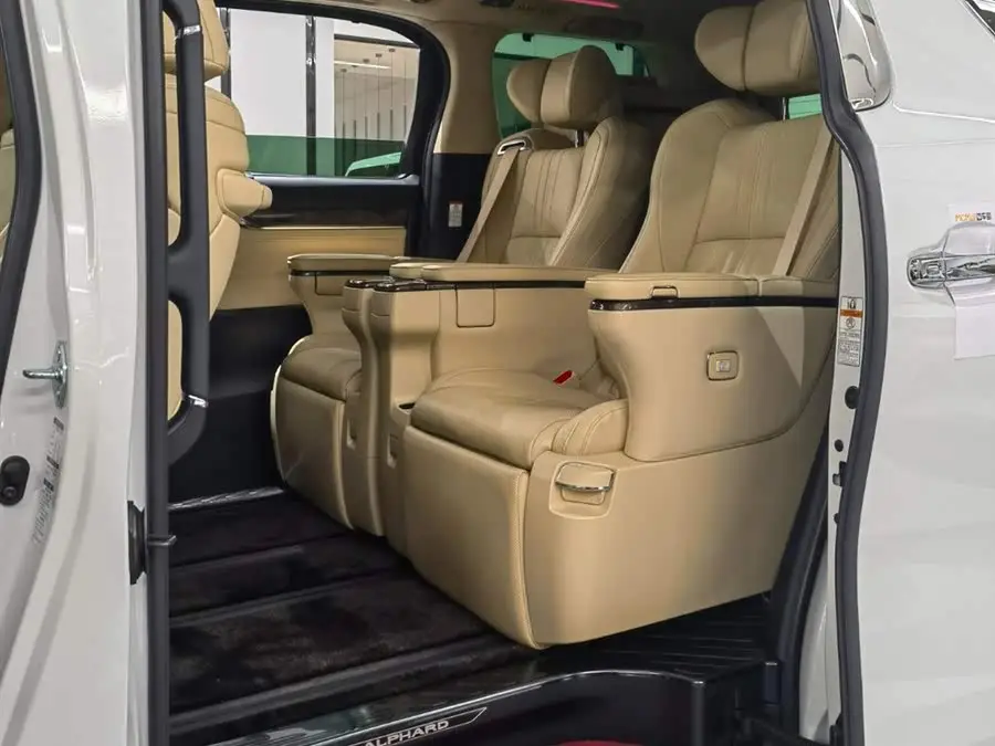 ألفارد 2021 الهجين 2.5 لتر الفئة الممتازة