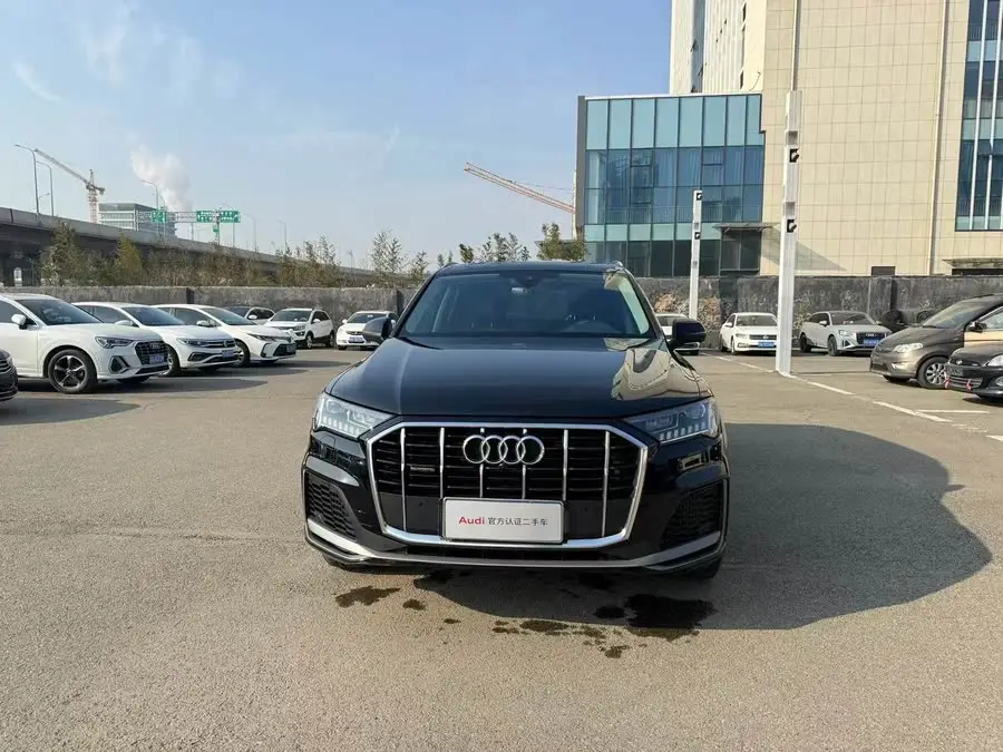 Audi Q7 2023 55 TFSI quattro S line Sport