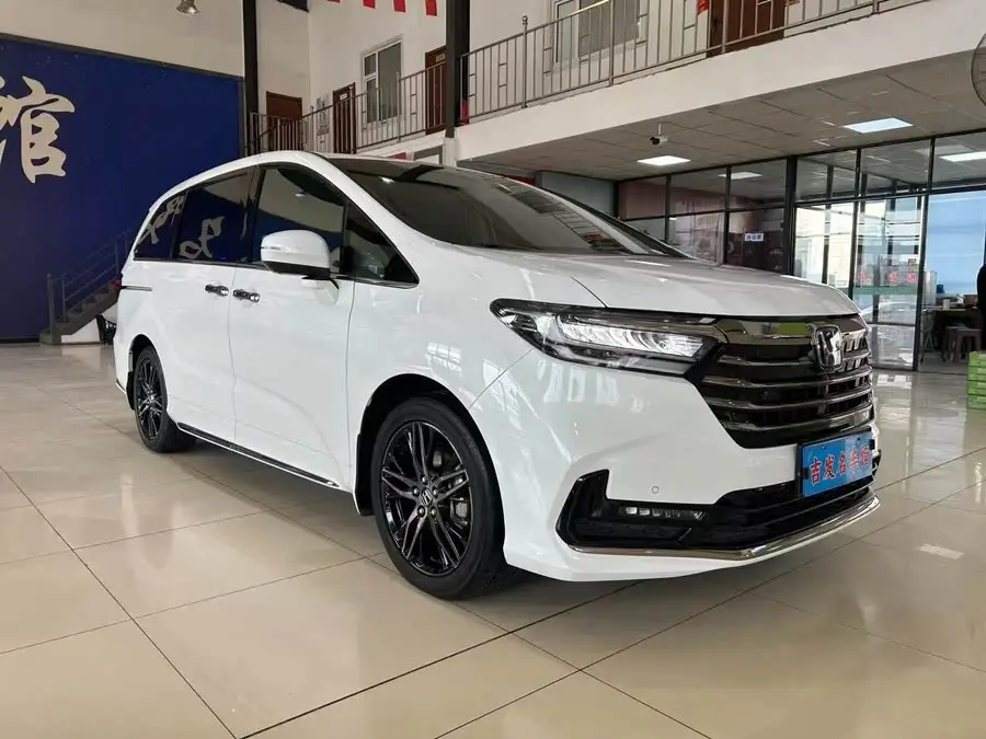2022 Honda Odyssey 2.0L e:HEV Sharp Supreme Edition