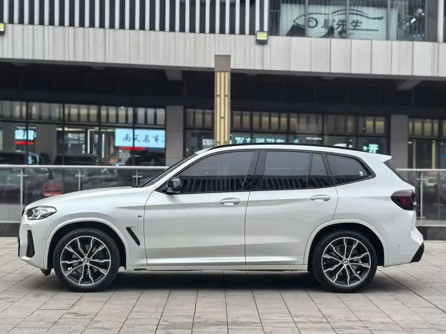 BMW X3 2022 xDrive30i Leading Model M Night Package