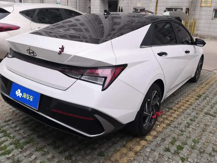 إيلانتر 2023 1.5 لتر CVT LUX النسخة المميزة