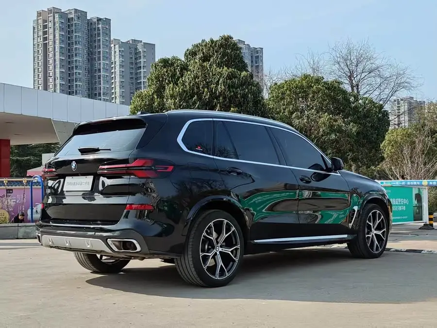 2023 بي إم دبليو X5 xDrive 30Li حزمة M الرياضية الفاخرة