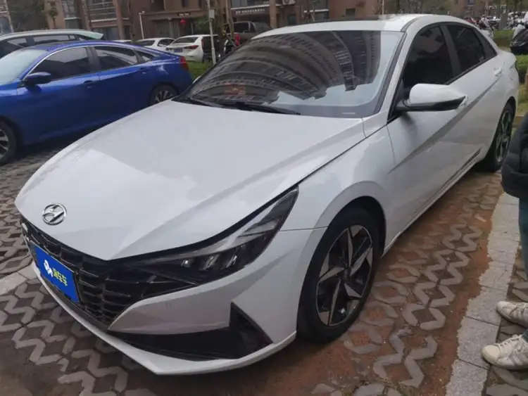 Elantra 2021 1.5L CVT LUX Premium